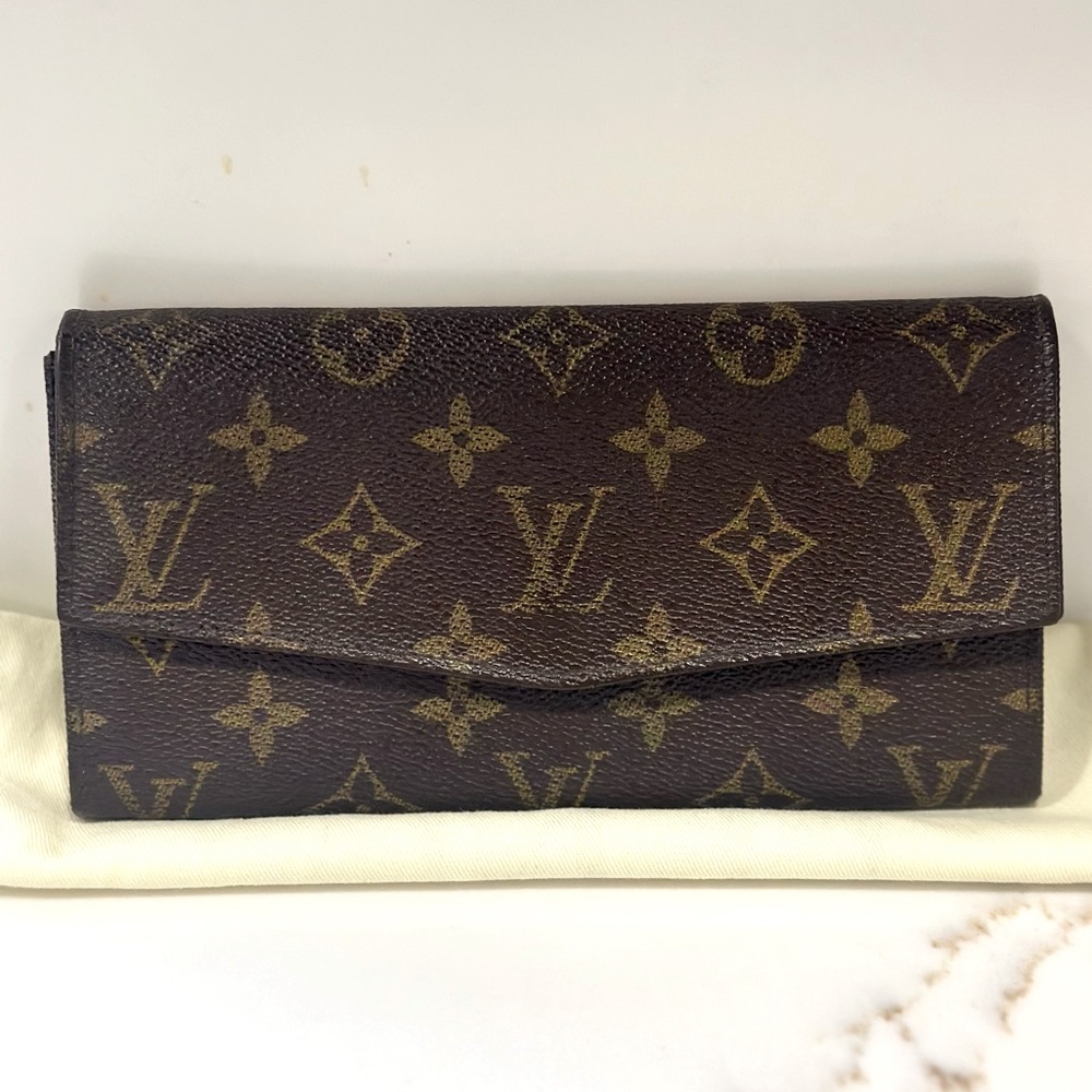 Authentic Louis Vuitton Sarah Vintage wallet in LV Brown, LV long Leather wallet